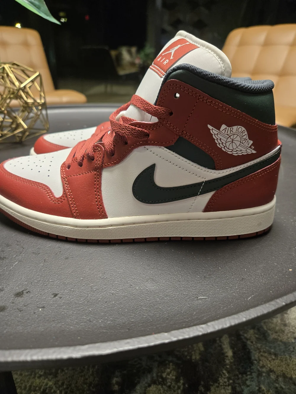 Nike Air Jordan 1 Mid White Red Black Sneaker Sizd 8 Men New